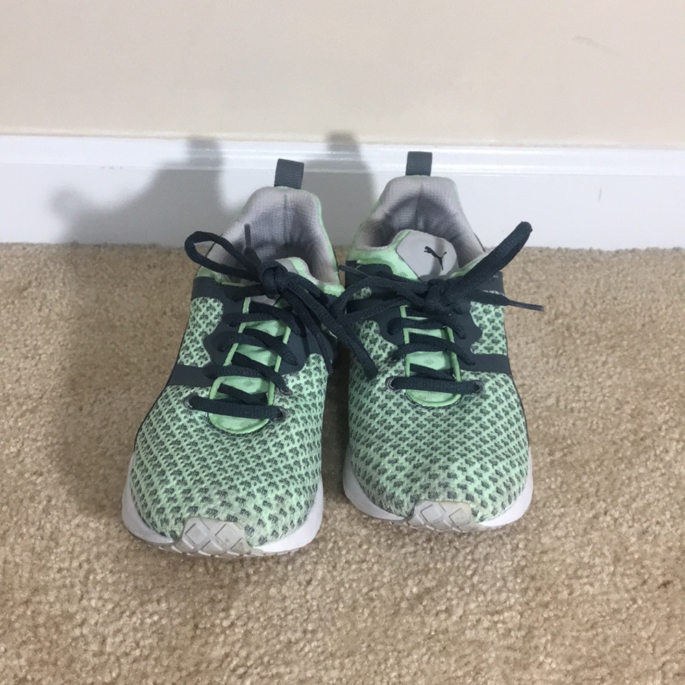 Green/Gray PUMA athletic training gym shoes SZ 6.5